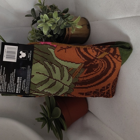 Disney Maui From Moana Crew Socks - Picture 6 of 6